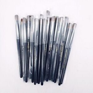 NEW Lancome 13 Machine Angle Black Eye Shadow Brush Lot Of 25 Retail $550